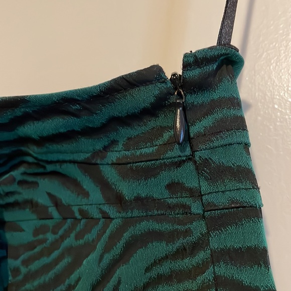 NWT Diane Von Furstenberg Emerald & Black Tiger Print Mini Dress Size 0 - Picture 12 of 15